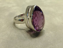 Load image into Gallery viewer, Side view of Amethyst gemstone ring