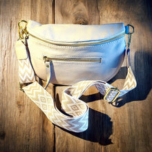 Load image into Gallery viewer, Women's beige leather cross body bag