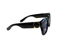 Load image into Gallery viewer, Women'd black sun glasses
