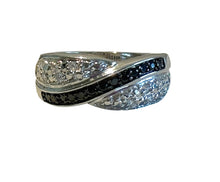 Load image into Gallery viewer, Black and white crystal band ring