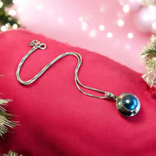 Load image into Gallery viewer, Blue pearl pendant necklace
