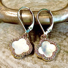 Load image into Gallery viewer, Clover leaf drop gold earrings