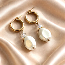 Load image into Gallery viewer, Cream pearl gold filled earrings