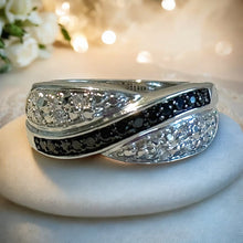 Load image into Gallery viewer, Austrian crystal ring in sterling silver