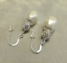 Load image into Gallery viewer, Wedding pearl drop earrings for a bride