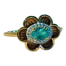 Load image into Gallery viewer, Flower emerald and gold gemstone ring