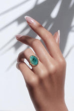 Load image into Gallery viewer, Emerald gemstone ring in gold