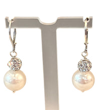 Load image into Gallery viewer, Drop white pearl earrings