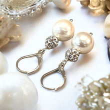 Load image into Gallery viewer, White mother of pearl earrings