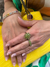 Load image into Gallery viewer, Peridot gemstone ring