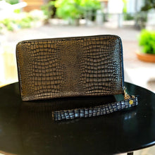 Load image into Gallery viewer, Italian leather taupe print wallet