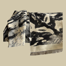 Load image into Gallery viewer, Women's black and cream long winter scarf