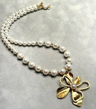 Load image into Gallery viewer, White Pearl Necklace with gold flower pendant