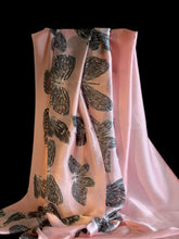 Load image into Gallery viewer, Pink print silk scarf