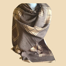 Load image into Gallery viewer, Revisable woman's cashmere winter scarf