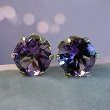 Load image into Gallery viewer, Amethyst stud earrings