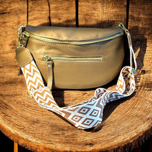 Load image into Gallery viewer, Tan leather bag for women