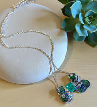 Load image into Gallery viewer, Green Tourmaline Flower Gemstone Pendant Necklace