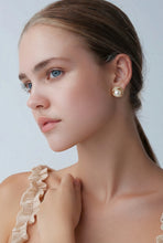 Load image into Gallery viewer, White pearl earrings in gold filled