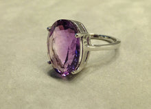 Load image into Gallery viewer, Oval amethyst gemstone ring