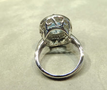 Load image into Gallery viewer, Blue topaz gemstone ring