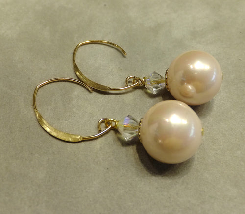 Blush mother of pearl drop earrings in gold
