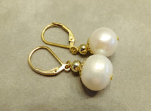 Load image into Gallery viewer, White Freshwater pearl drop earrings