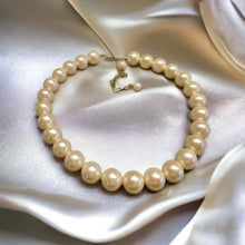 Load image into Gallery viewer, Blush mother of pearl necklace