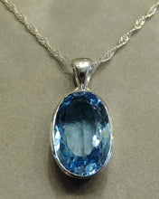 Load image into Gallery viewer, Blue topaz pendant necklace
