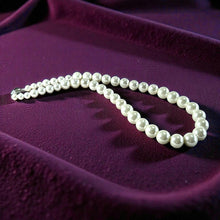 Load image into Gallery viewer, White mother of pearl necklace