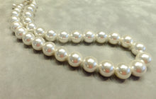 Load image into Gallery viewer, white pearl necklace