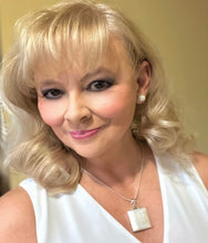 Load image into Gallery viewer, white pearl stud earrings