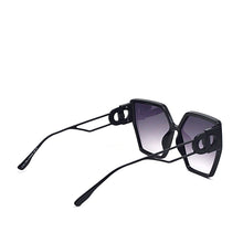 Load image into Gallery viewer, side view of black sunglasses
