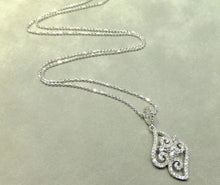 Load image into Gallery viewer, fancy Crystal necklace