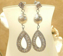 Load image into Gallery viewer, pearl earrings