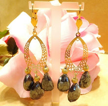 Load image into Gallery viewer, Labradorite and gold earrings