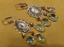 Load image into Gallery viewer, Tri gold and swarovski crytsal earrings