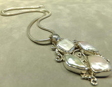 Load image into Gallery viewer, White freshwater pearl necklace