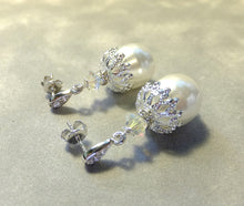 Load image into Gallery viewer, Vintage pearl drop earrings