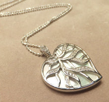 Load image into Gallery viewer, Sterling silver mother of pearl heart necklace