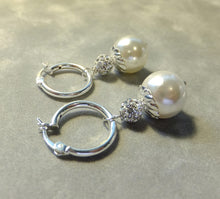 Load image into Gallery viewer, White pearl and Swarovski Crystal Earrings
