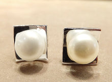 Load image into Gallery viewer, Natural White Freshwater Stud Pearl Earring in Sterling Silver
