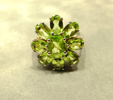 Load image into Gallery viewer, Peridot Gemstone ring