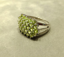 Load image into Gallery viewer, Peridot Cluster style gemstone ring
