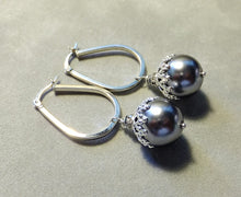 Load image into Gallery viewer, Grey pearl and sterling silver hoop earrings