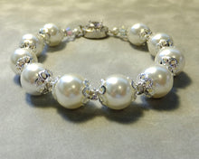 Load image into Gallery viewer, White pearl and silver bracelet
