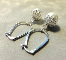 Load image into Gallery viewer, White pearl earrings for women