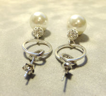 Load image into Gallery viewer, Sterling silver drop white pearl earrings