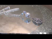 Load and play video in Gallery viewer, Pearl pendent necklace
