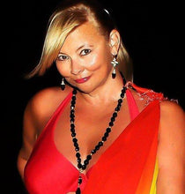 Load image into Gallery viewer, Black onyx and gold gemstone earrings - butlercollection